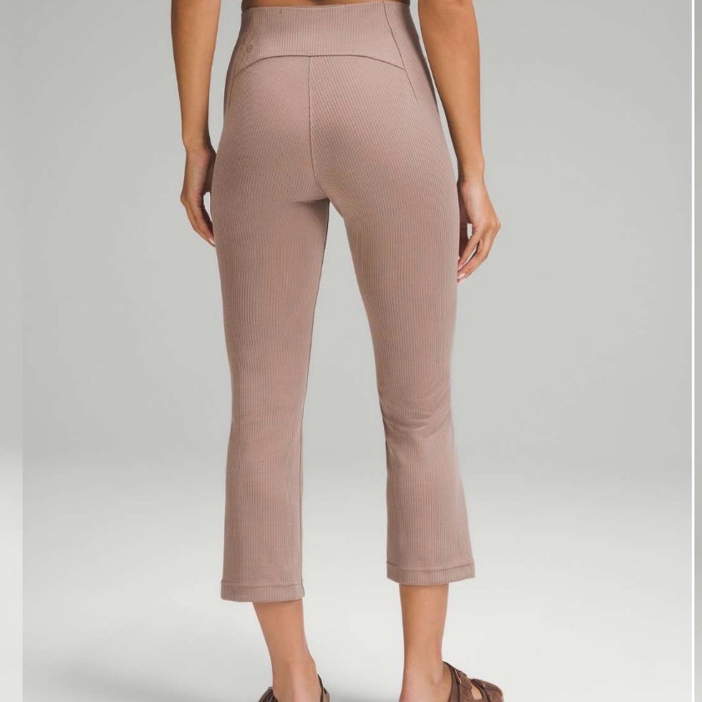 Lululemon Ribbed Softstreme Zip-Leg High-Rise Cropped Pant 25" Taupetastic